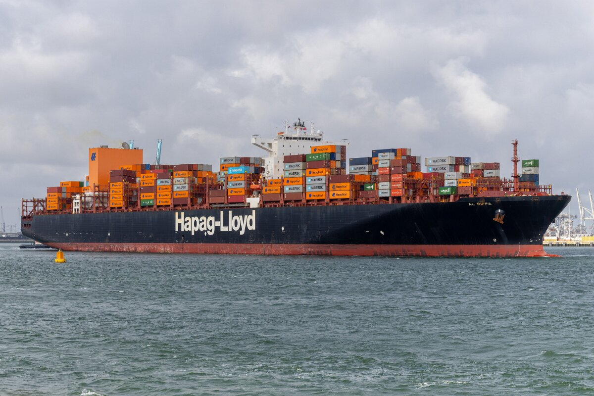 gro-containerschiffe-hapag-lloyd